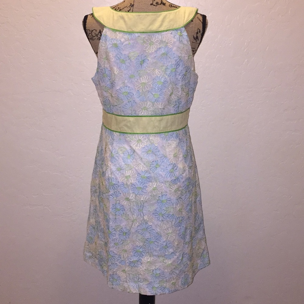 Lilly Pulitzer Floral Sleeveless‎ Dress with Green Accents - Picture 2 of 8